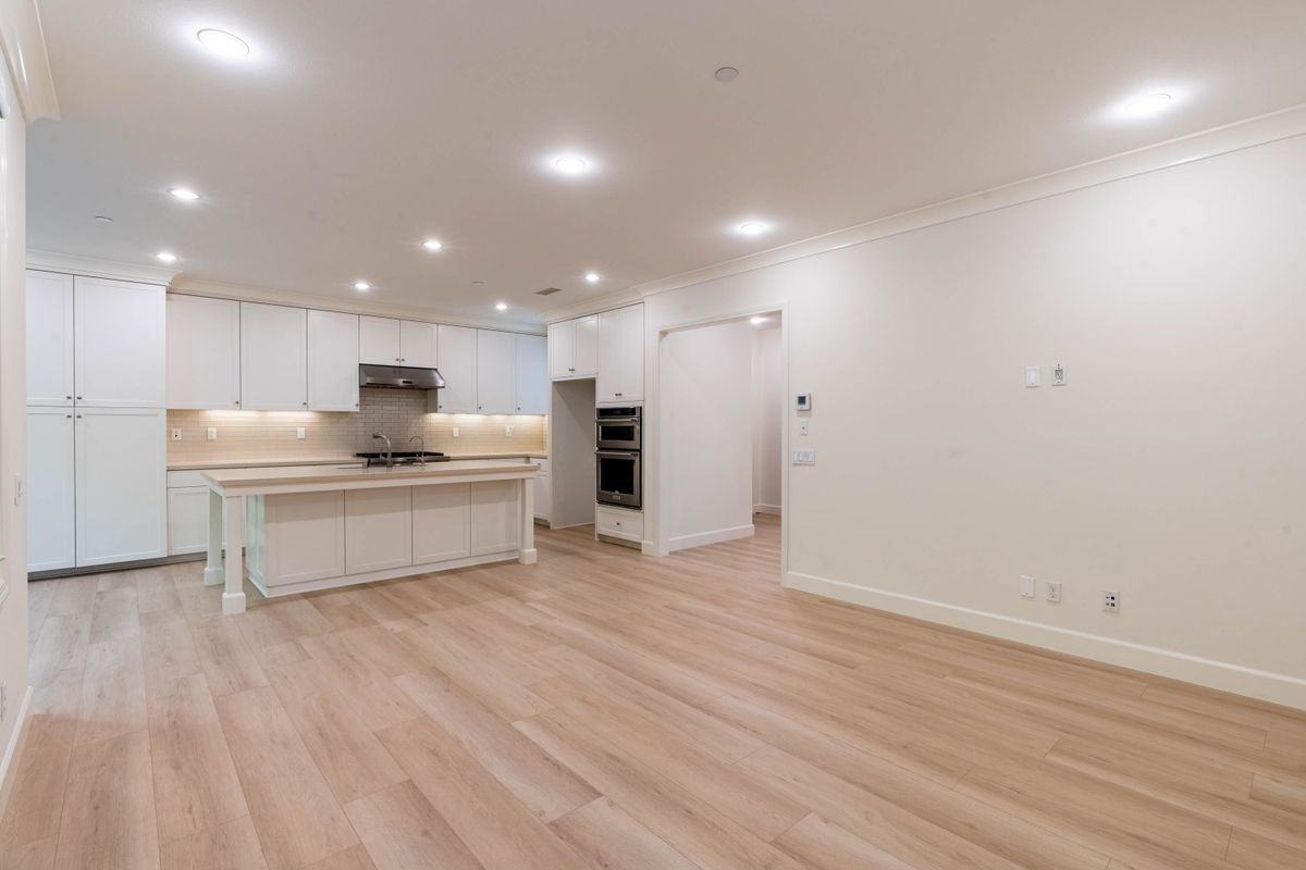 53 Bronco - Photo 5 of 44