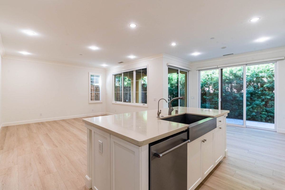 53 Bronco - Photo 6 of 44