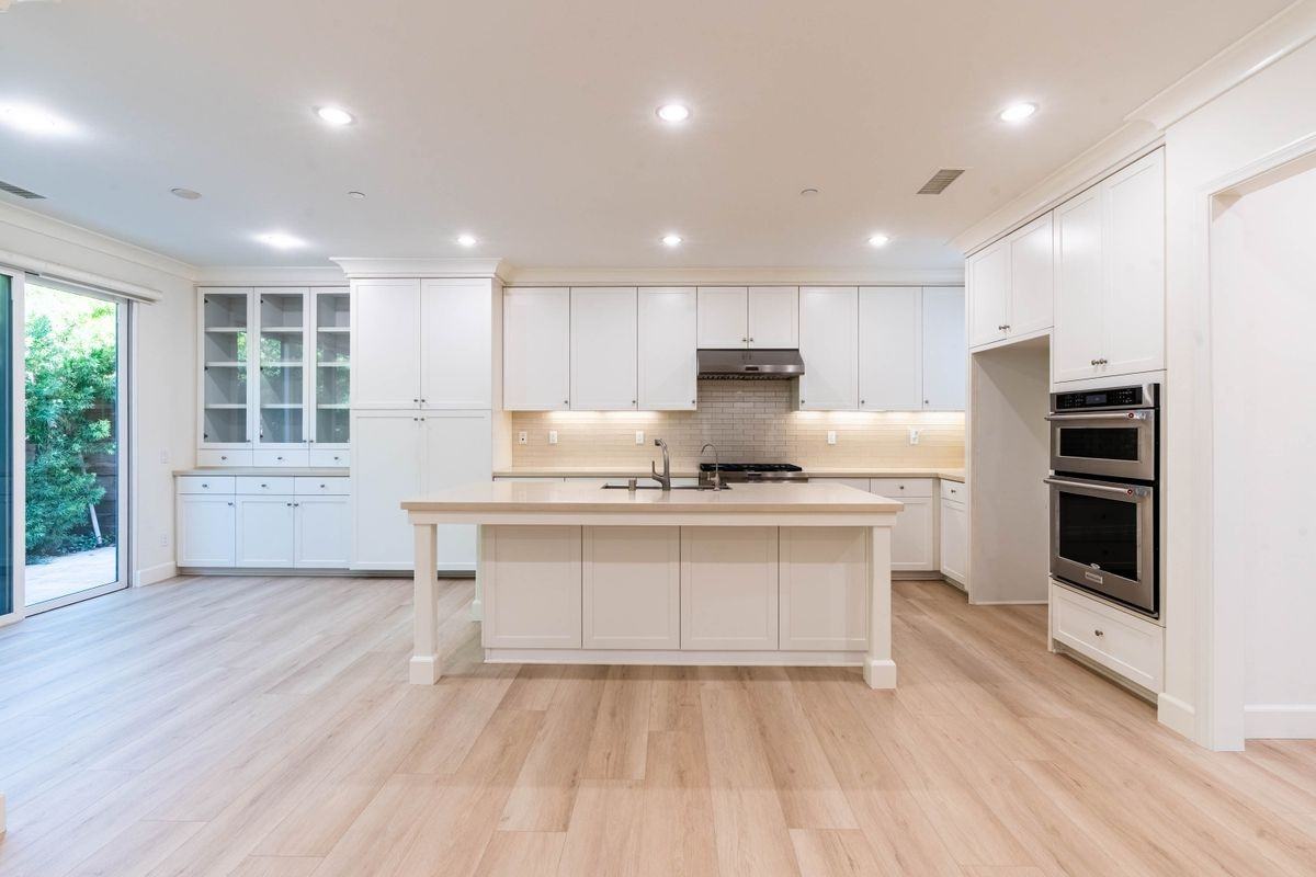 53 Bronco - Photo 7 of 44