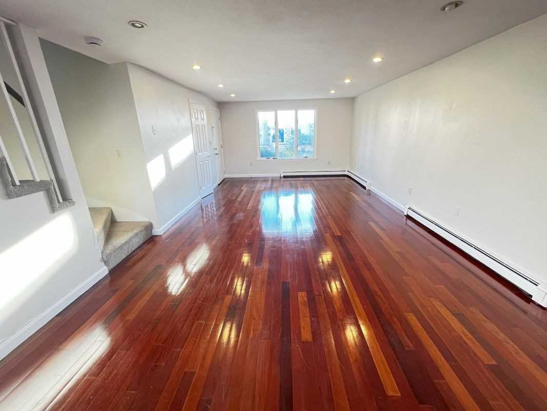 86 Atwood St - Photo 4 of 15