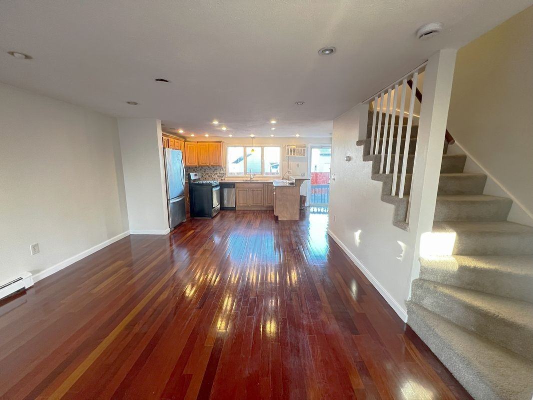 86 Atwood St - Photo 5 of 15