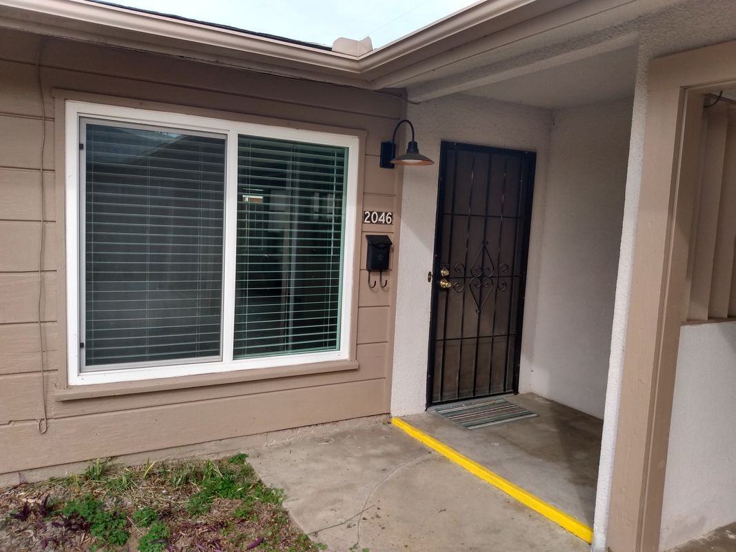 2046 Mayfair Dr W - Photo 7 of 46