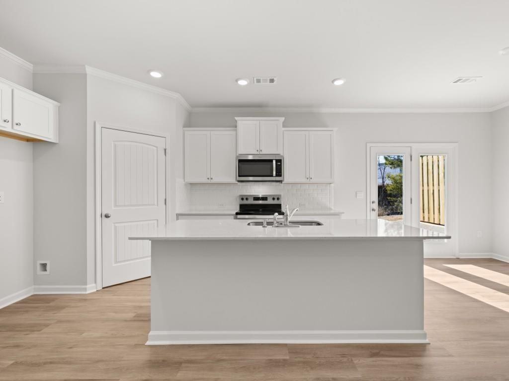 102 Hughes Place Dr - Photo 3 of 35