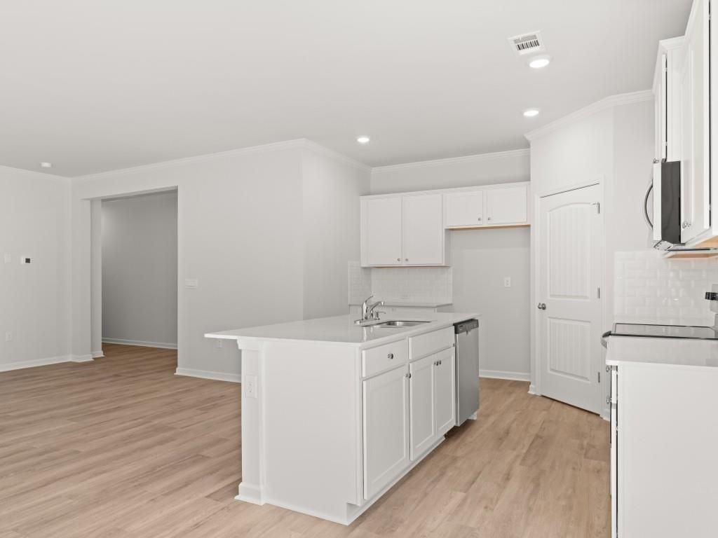 102 Hughes Place Dr - Photo 5 of 35