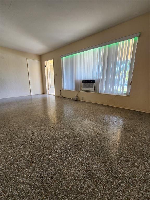 2707 Ne 32nd St ##2 - Photo 6 of 16