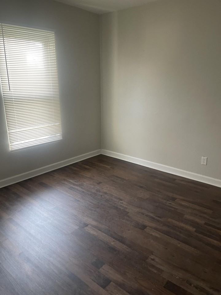 2246 Foltz St - Photo 7 of 27