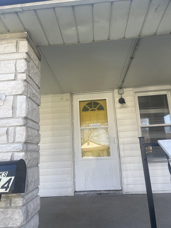 2246 Foltz St - Photo 3 of 27