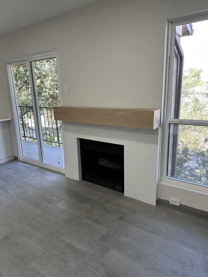 5916 Gaston Ave #301 - Photo 4 of 10