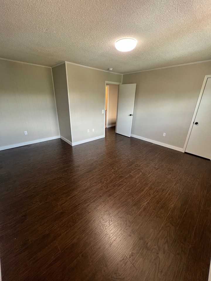 195 Bell Court Dr #3 - Photo 4 of 9