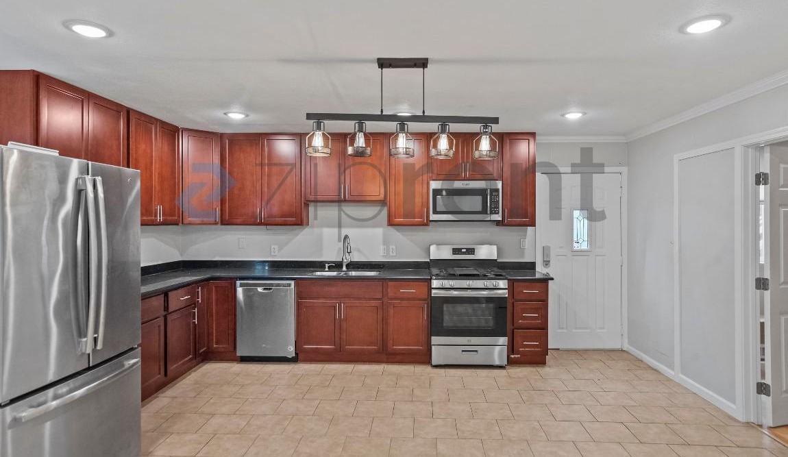 9 La Salle Ave - Photo 5 of 30