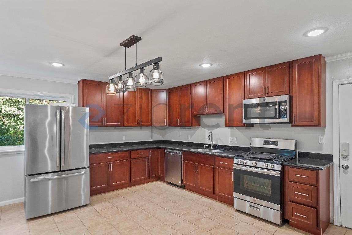 9 La Salle Ave - Photo 4 of 30