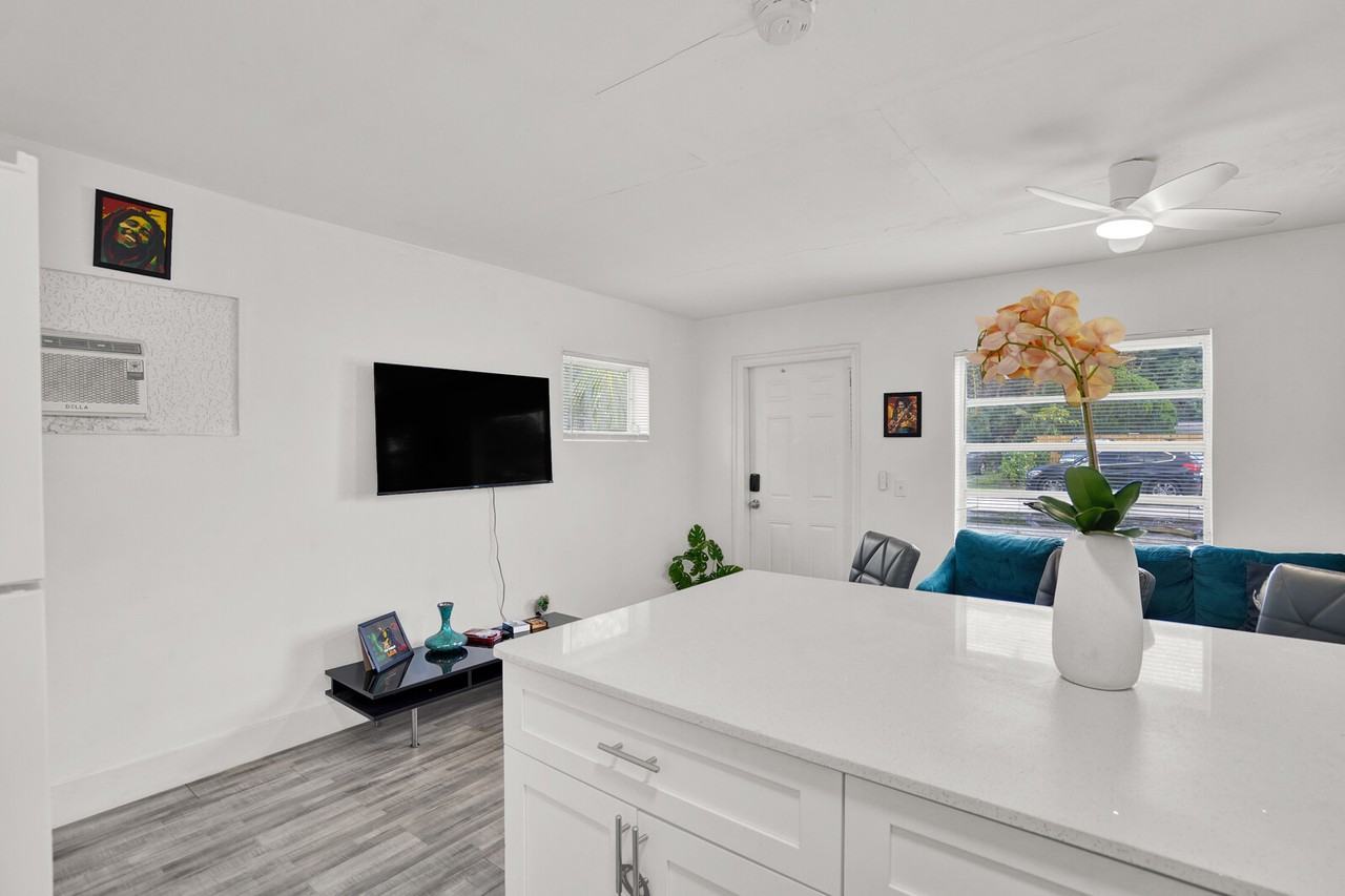 7871 Terrace Rd #B - Photo 4 of 15
