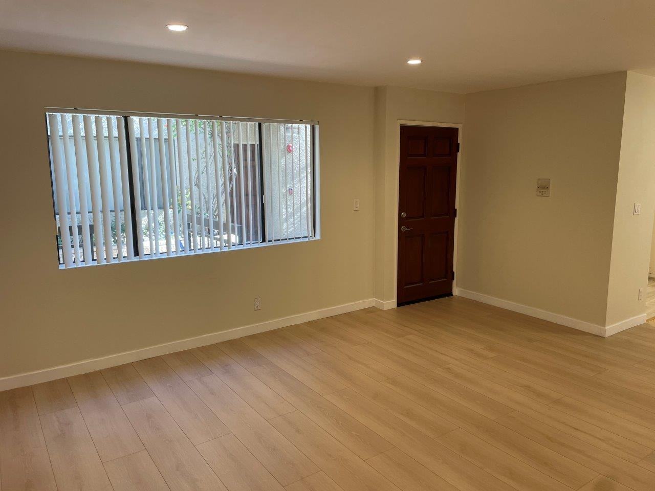 520 W Elk Ave #105 - Photo 4 of 16