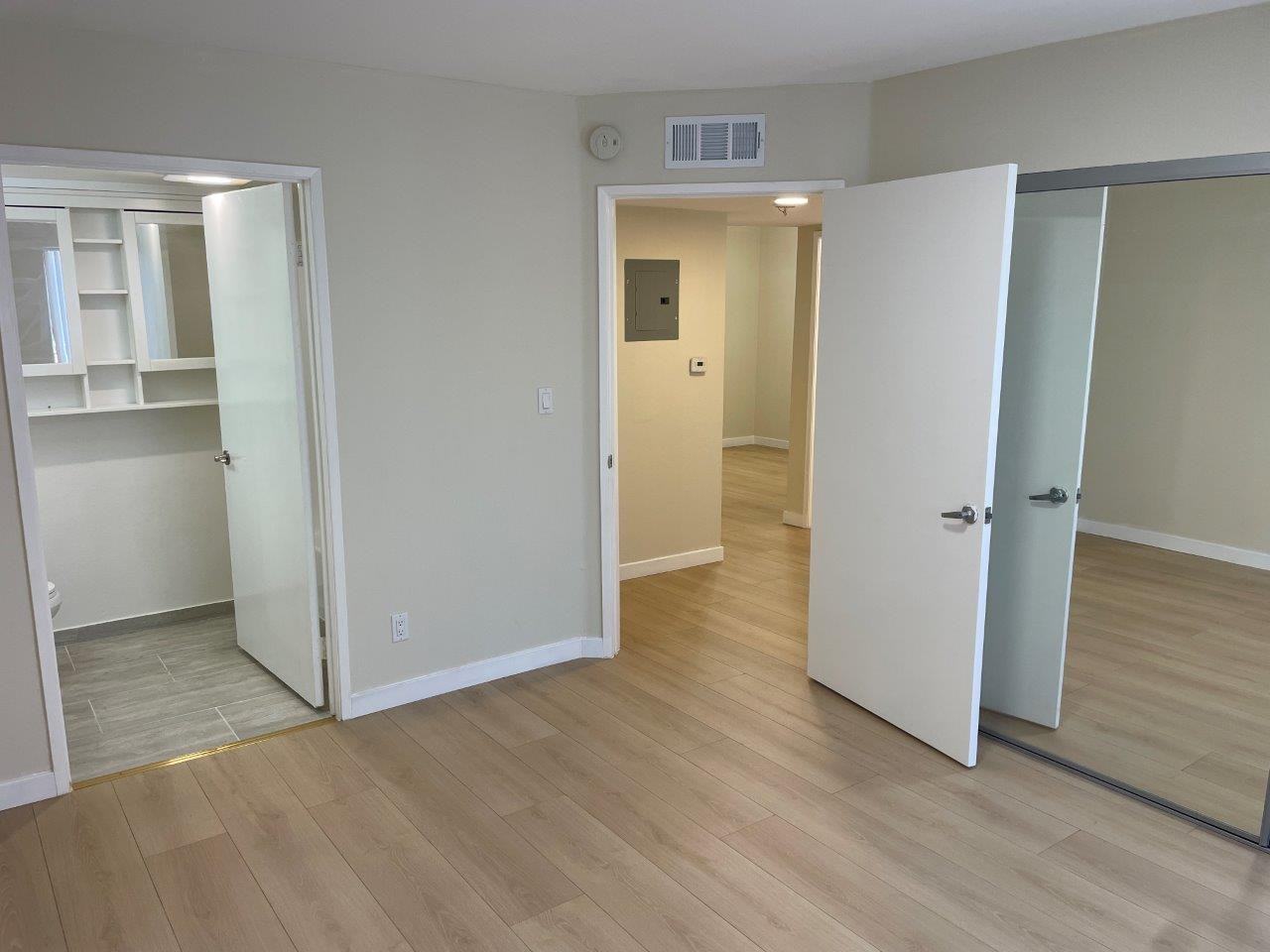 520 W Elk Ave #105 - Photo 6 of 16