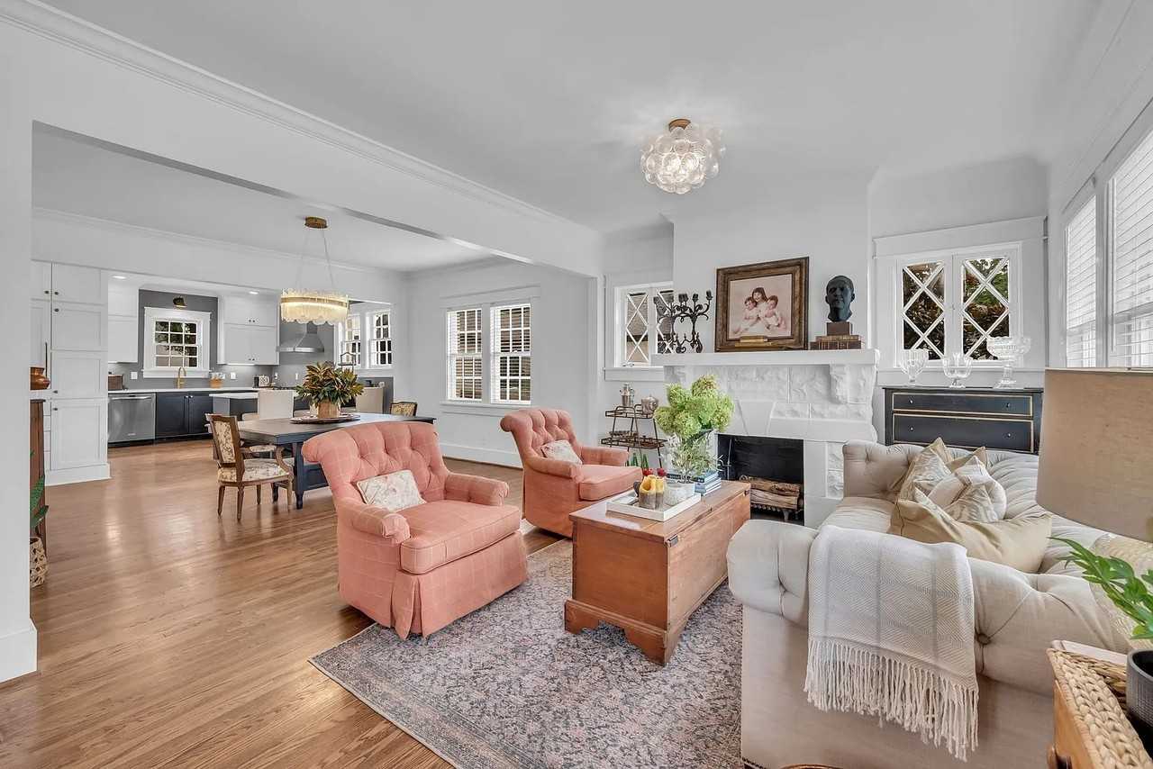 1514 Sweetbriar Ave #NA - Photo 4 of 32