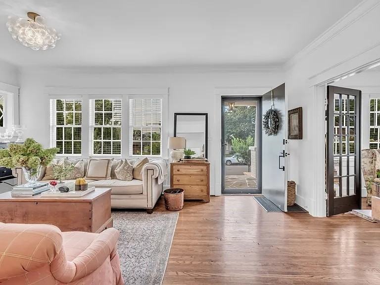 1514 Sweetbriar Ave #NA - Photo 6 of 32