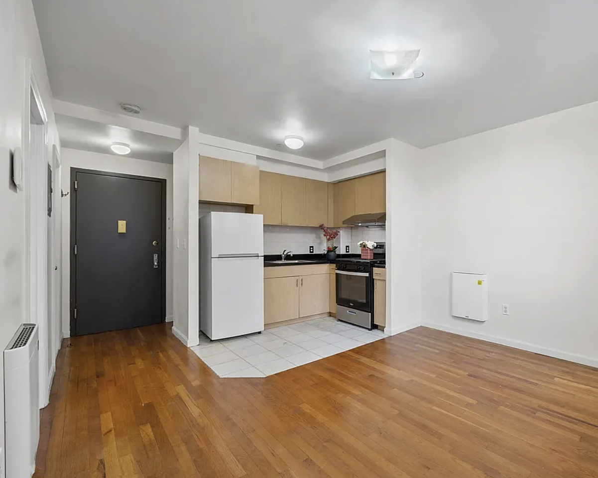 13438 35th Ave #4D - Photo 5 of 9