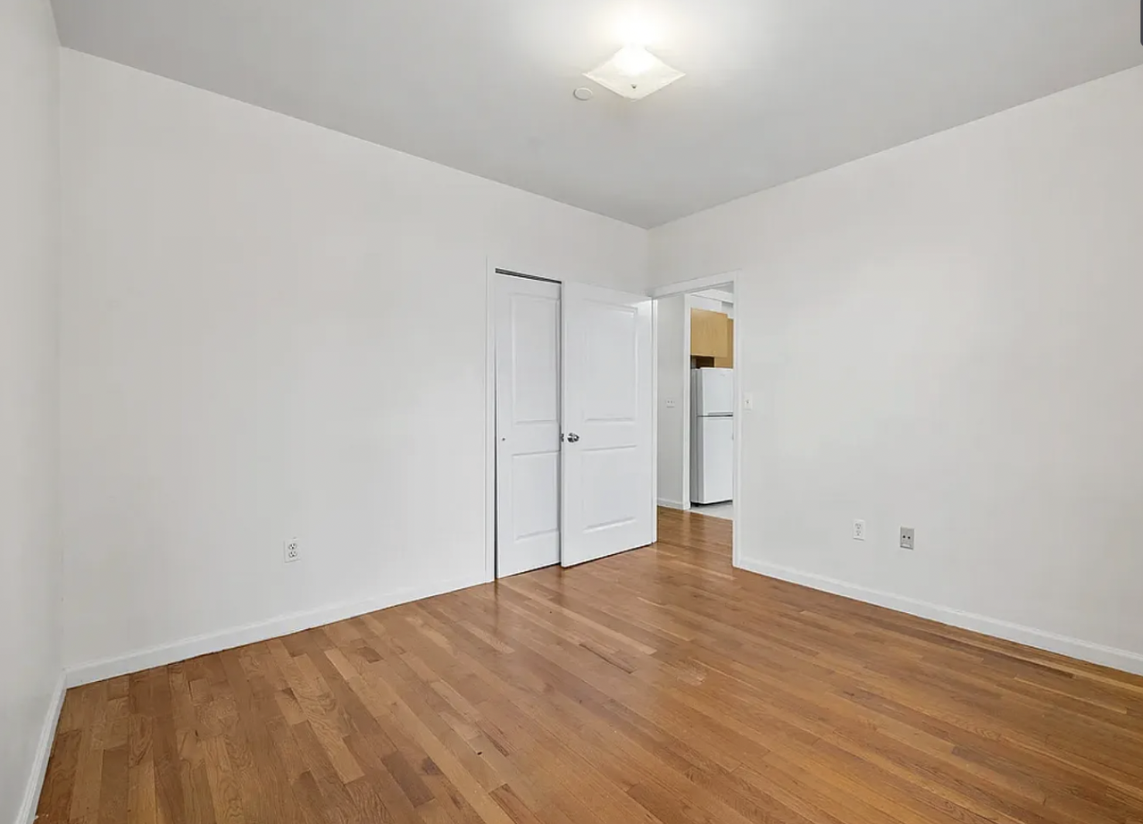 13438 35th Ave #4D - Photo 7 of 9