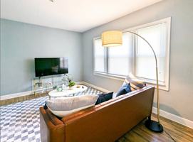 featured image of 911 E 49th St #NA