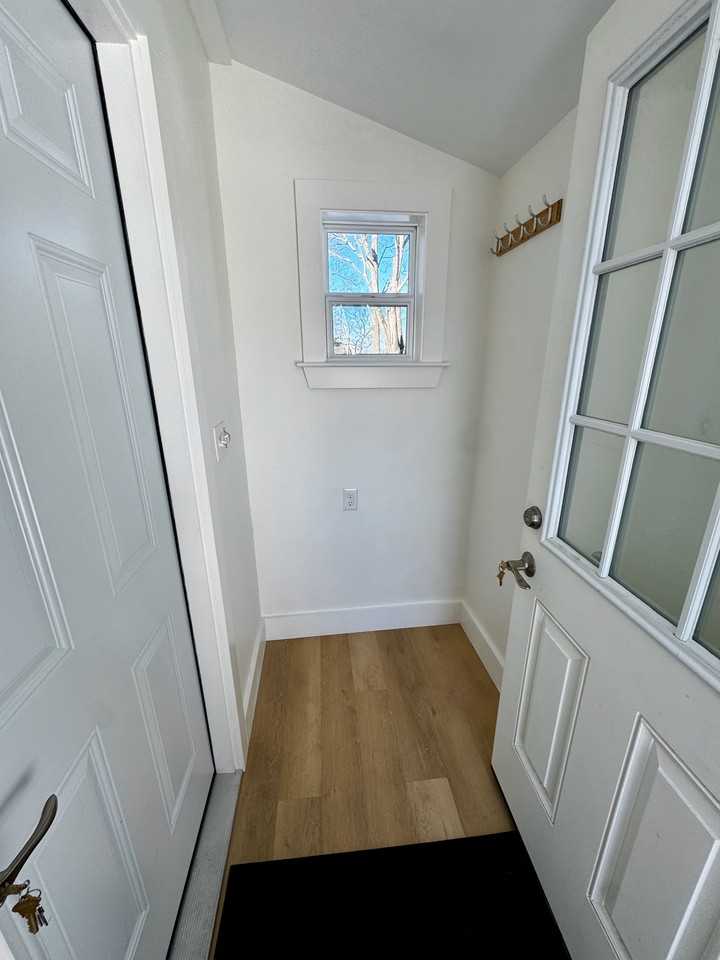 530 Washington St #A - Photo 3 of 24