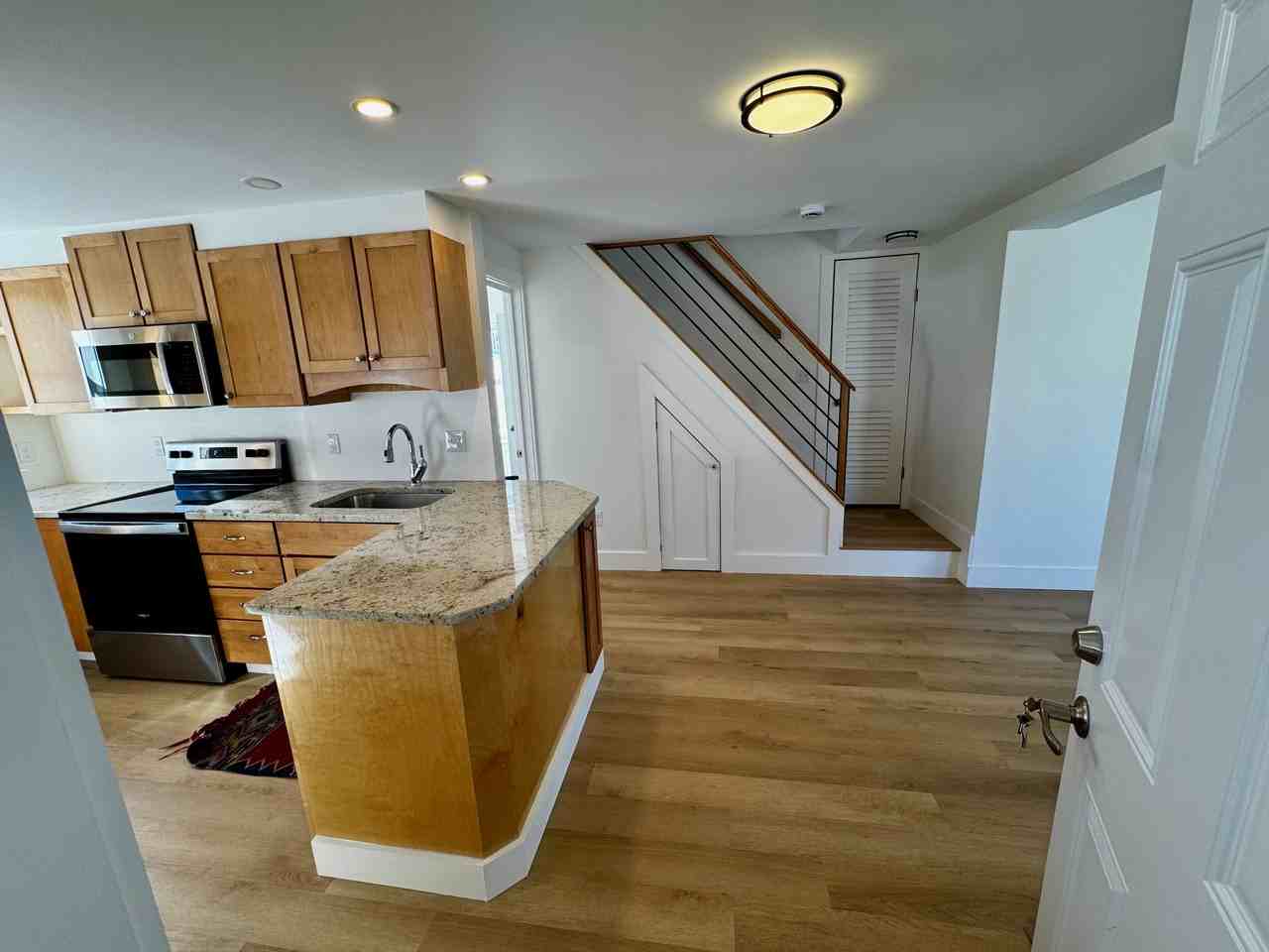 530 Washington St #A - Photo 5 of 24