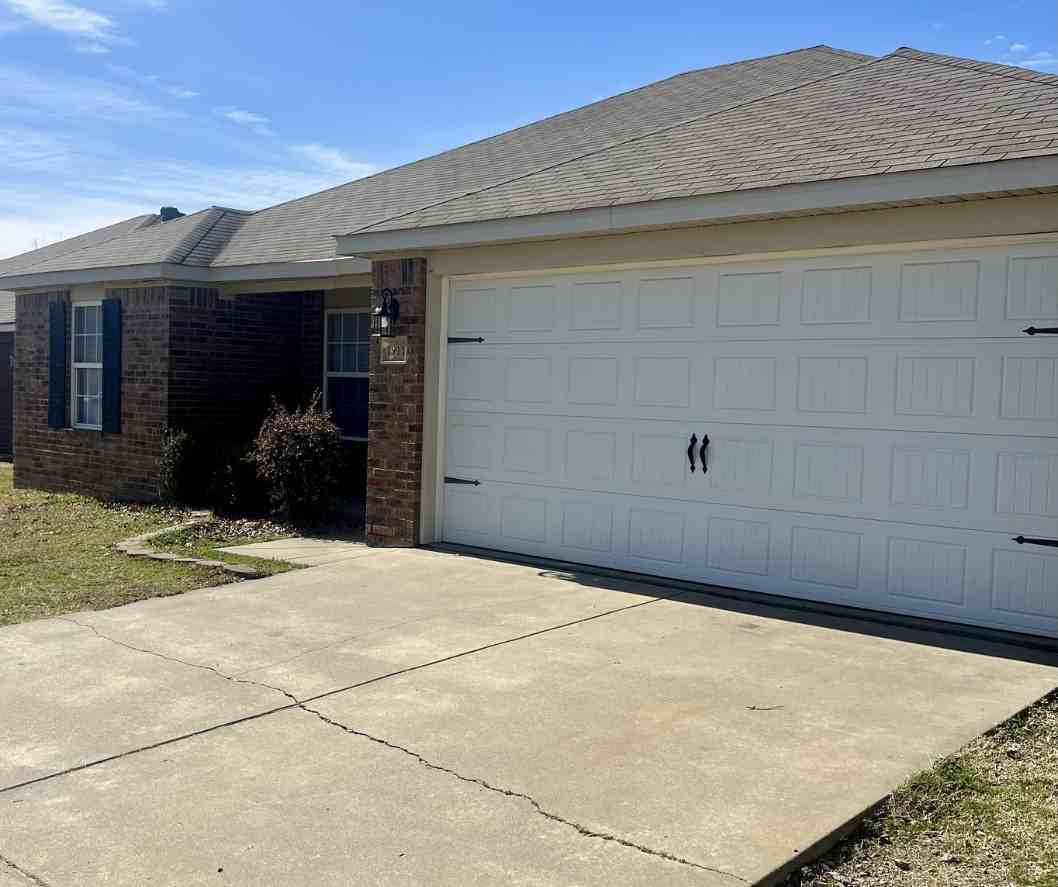 1911 Willow Oak Dr #1 - Photo 2 of 2