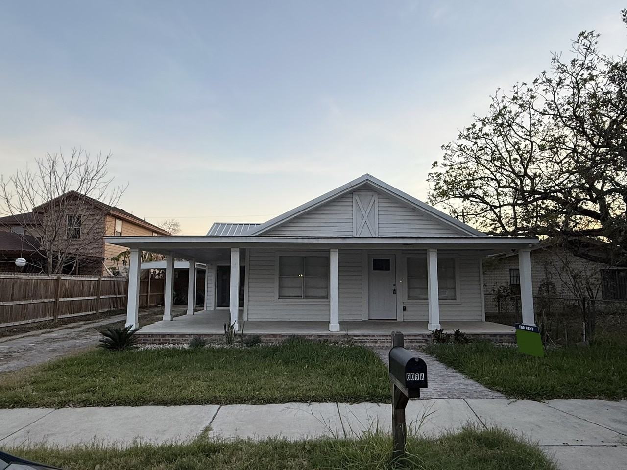 606 E Kuhn St #NA - Photo 2 of 22