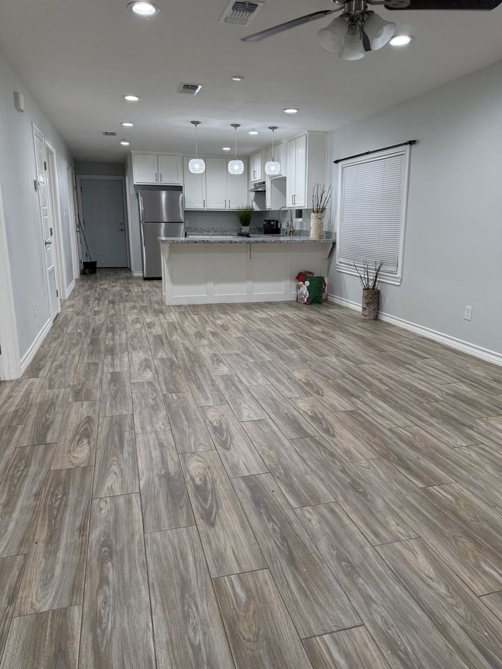 606 E Kuhn St #NA - Photo 3 of 22