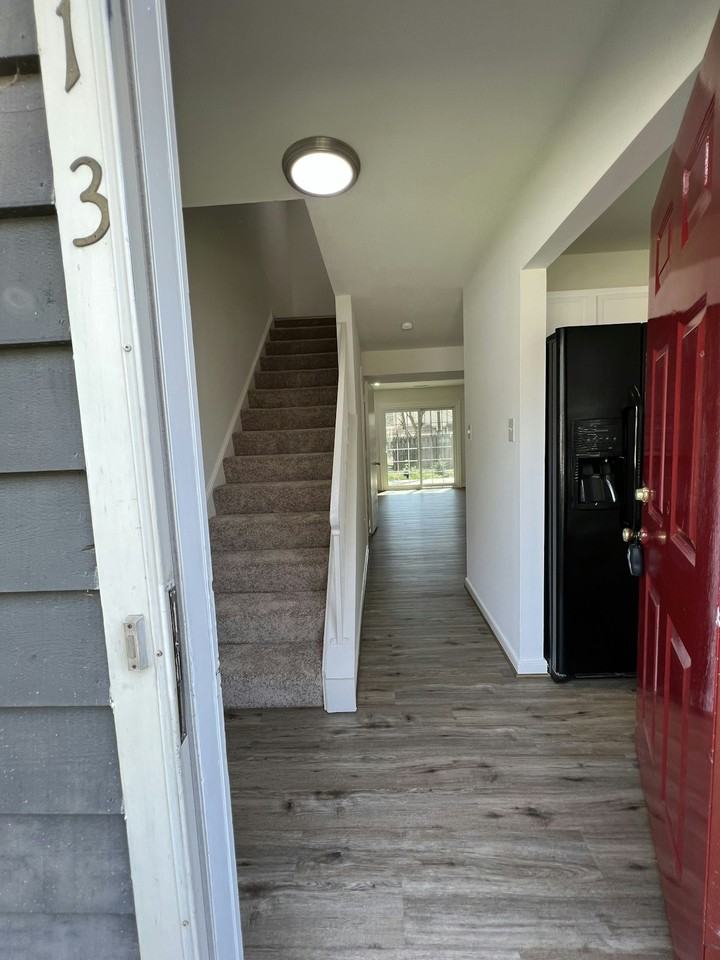 413 Hickorywood Circle - Photo 3 of 26