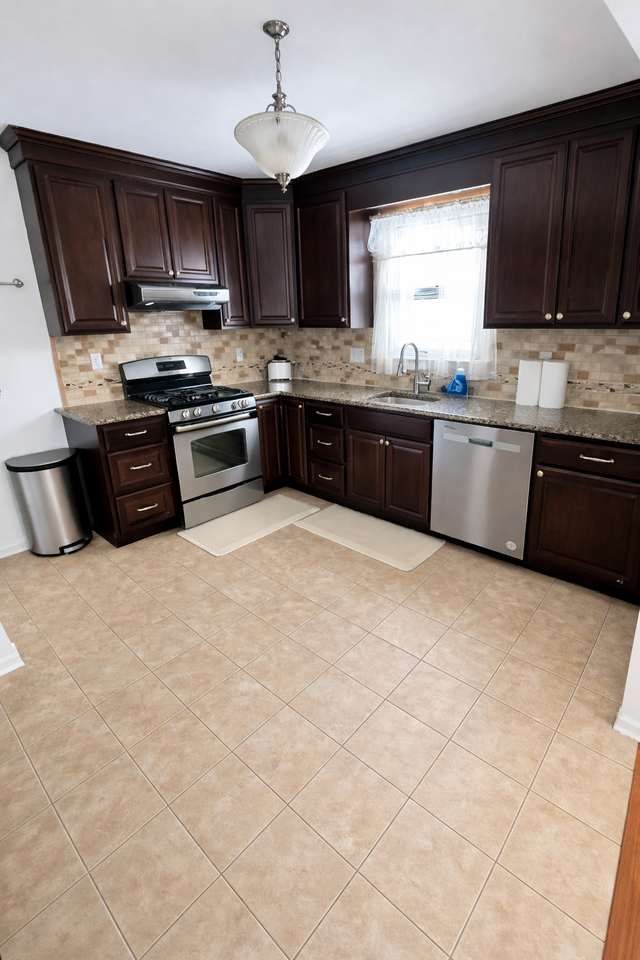 130 Lincoln Avenue - Photo 7 of 20