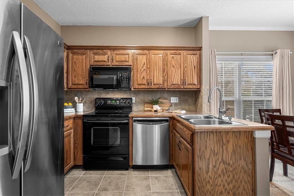 15557 Floyd Street - Photo 6 of 17