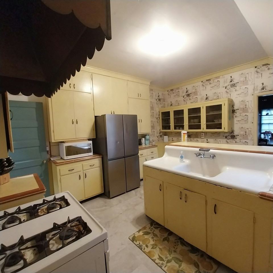 3226 Pilgrim Court - Photo 6 of 17