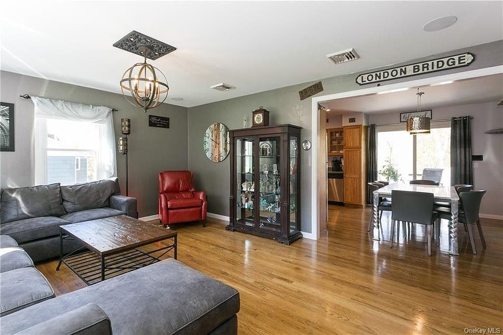 14 Alexander Drive - Photo 5 of 18