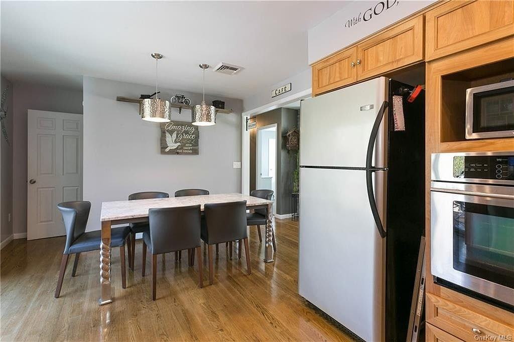 14 Alexander Drive - Photo 6 of 18