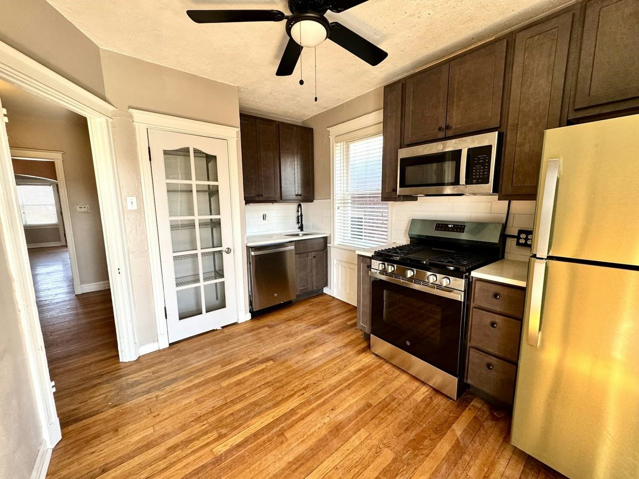 4930 Tholozan Avenue, Unit 2nd Floor - Photo 3 of 22