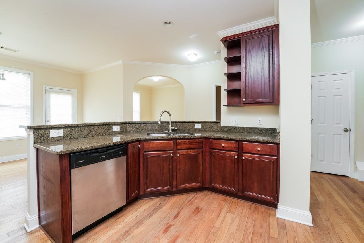 4414 Dallis Ct - Photo 4 of 15