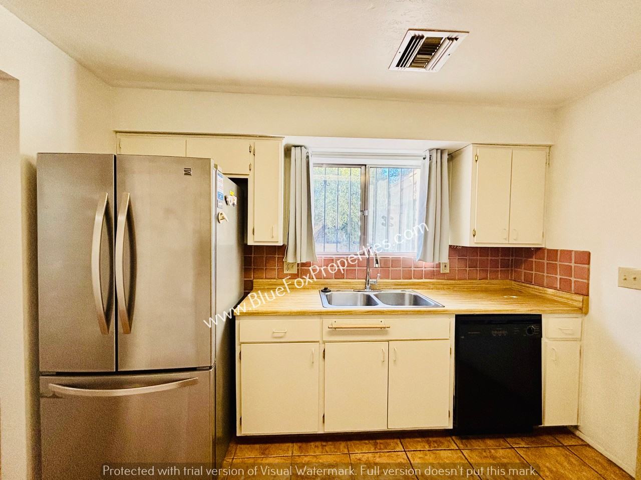 2712 N Cloverland Ave - Photo 5 of 15