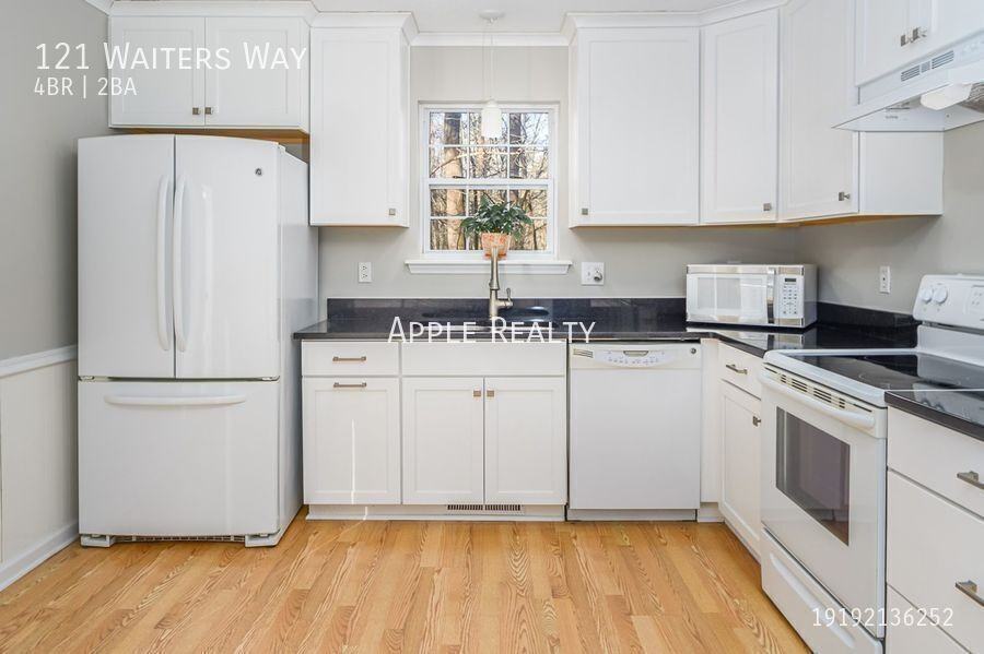 121 Waiters Way - Photo 2 of 34