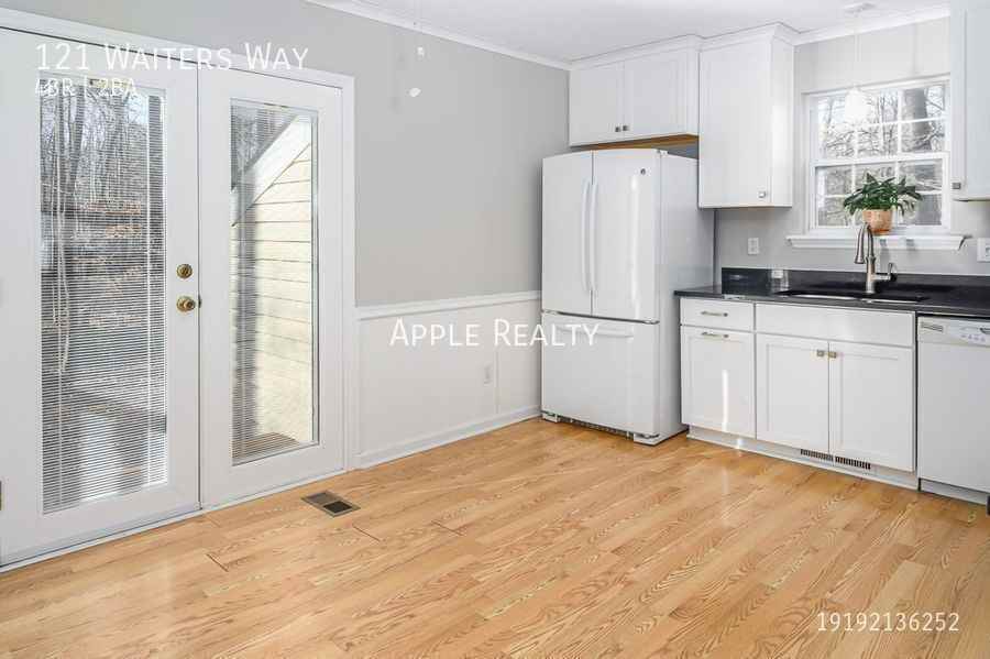 121 Waiters Way - Photo 4 of 34