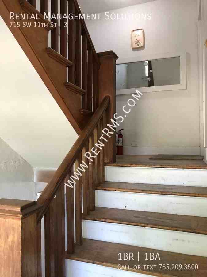 715 Sw 11th St #3 - Photo 3 of 20