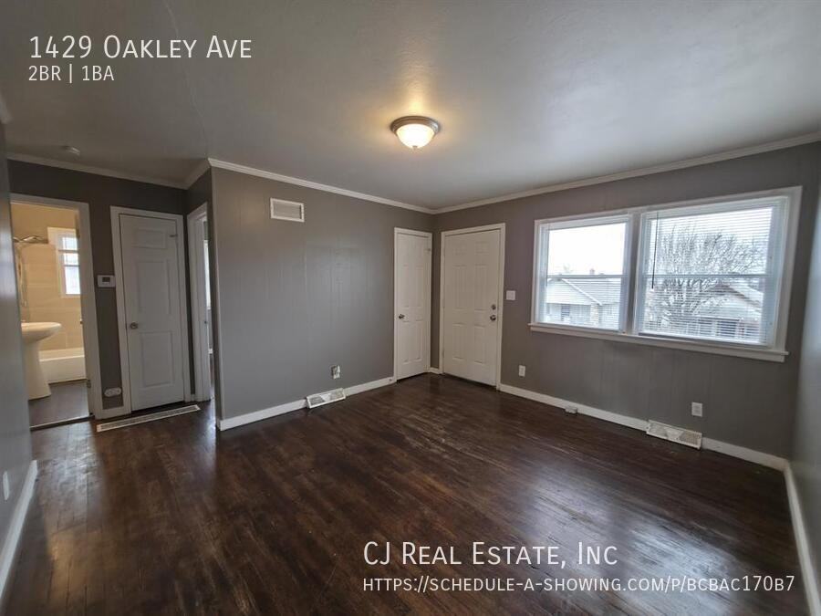 1429 Oakley Ave - Photo 2 of 11