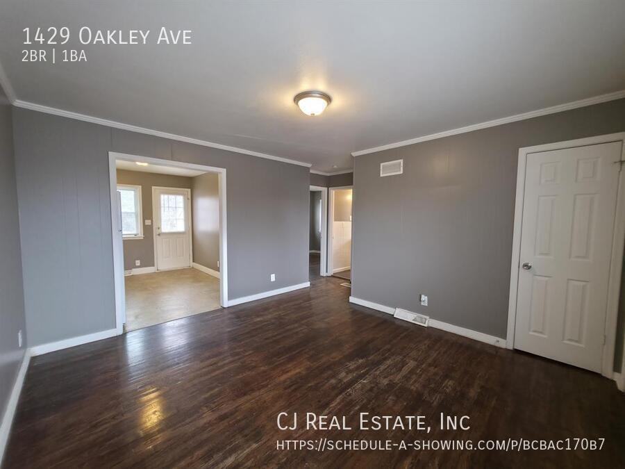 1429 Oakley Ave - Photo 4 of 11