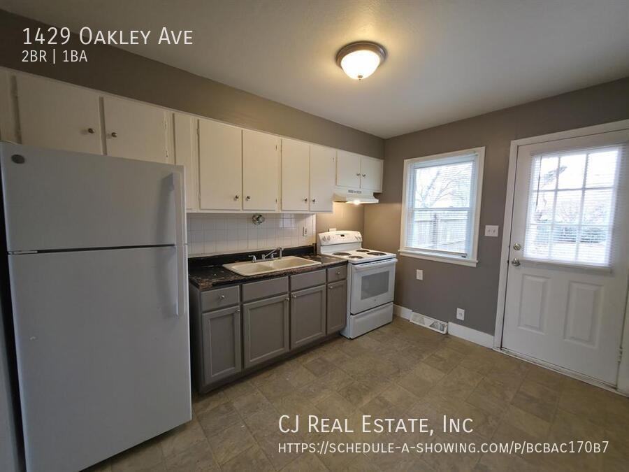 1429 Oakley Ave - Photo 5 of 11