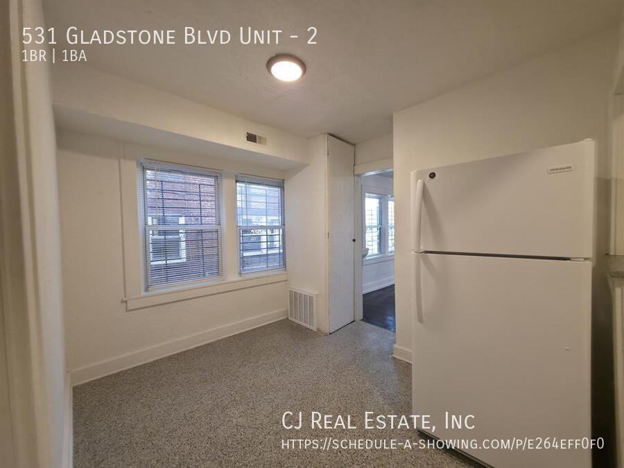 531 Gladstone Blvd #2 - Photo 5 of 10