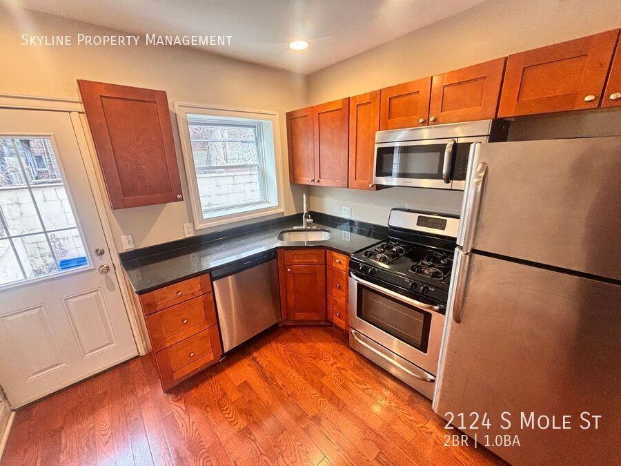 2124 S Mole St - Photo 4 of 17