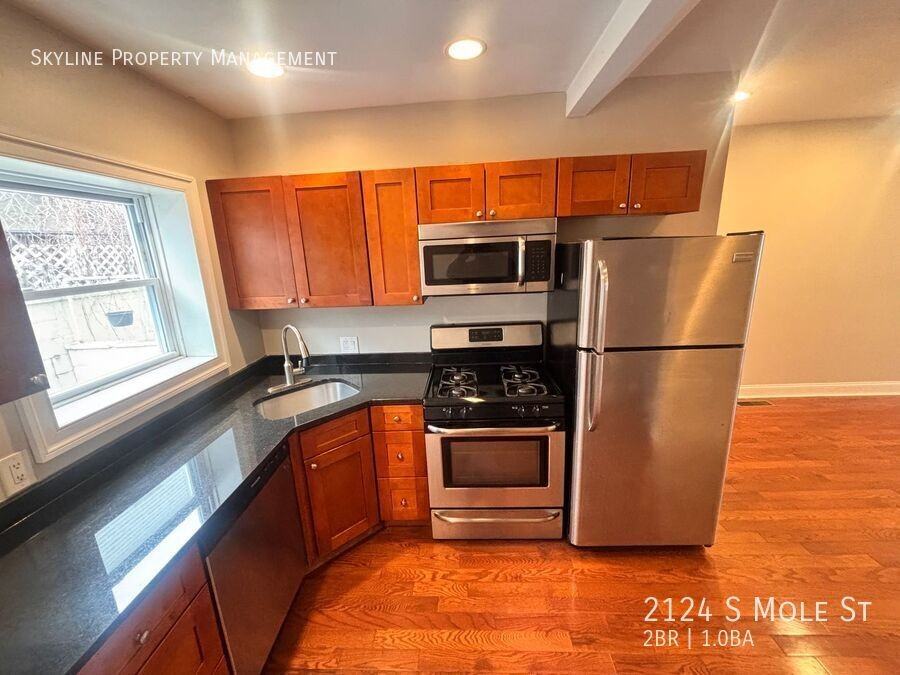 2124 S Mole St - Photo 5 of 17