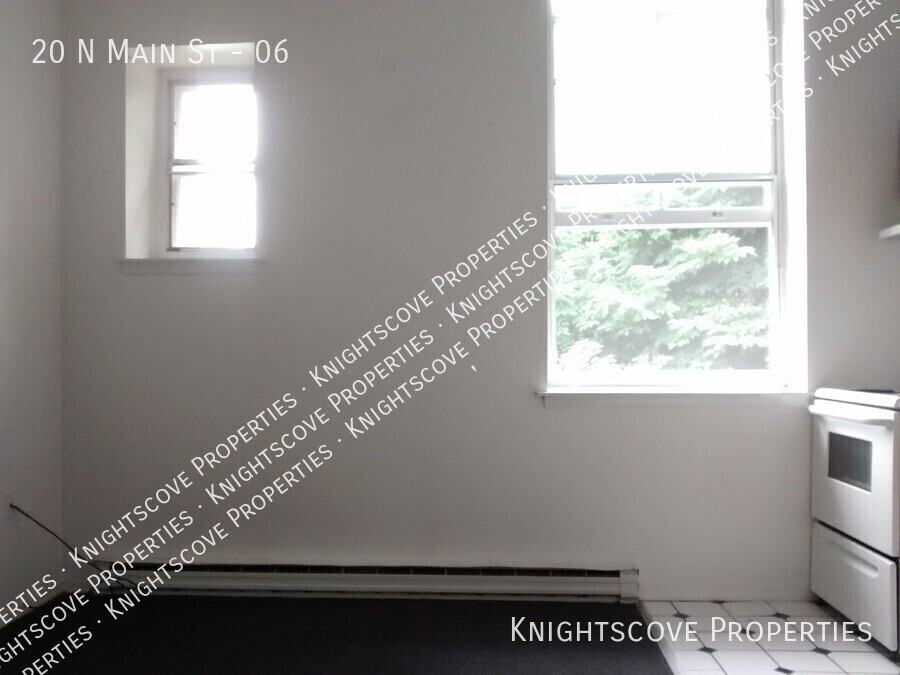 20 N Main St #06 - Photo 5 of 25