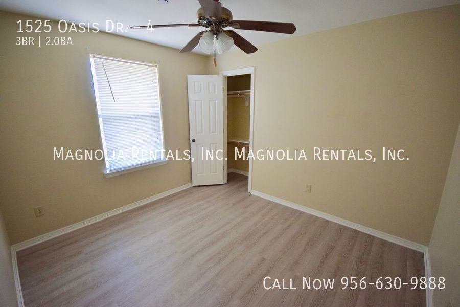 1525 Oasis Ave #4 - Photo 6 of 7