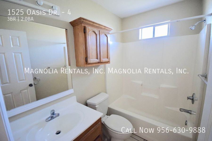 1525 Oasis Ave #4 - Photo 7 of 7