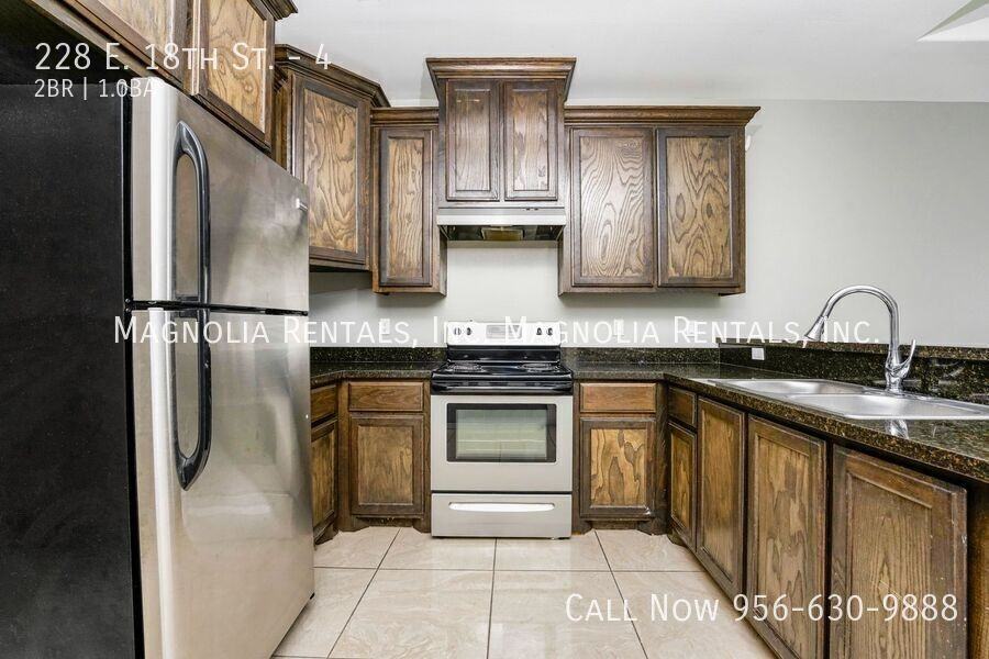 228 E 18th St #4 - Photo 4 of 11